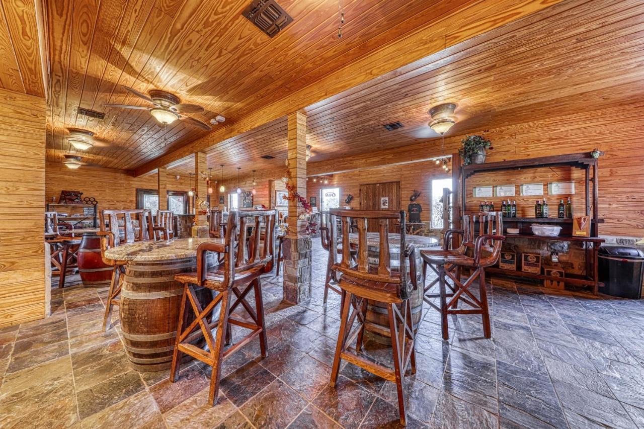 The Olive @ Mendelbaum Winery Guest Cabins Hotel Fredericksburg Kültér fotó